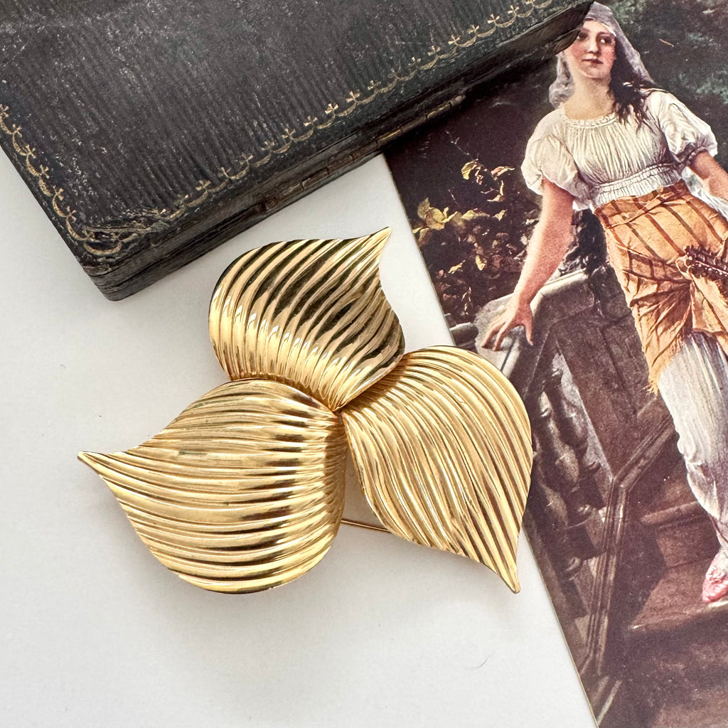 Vintage Sarah Coventry Golden Trillium Flower Brooch